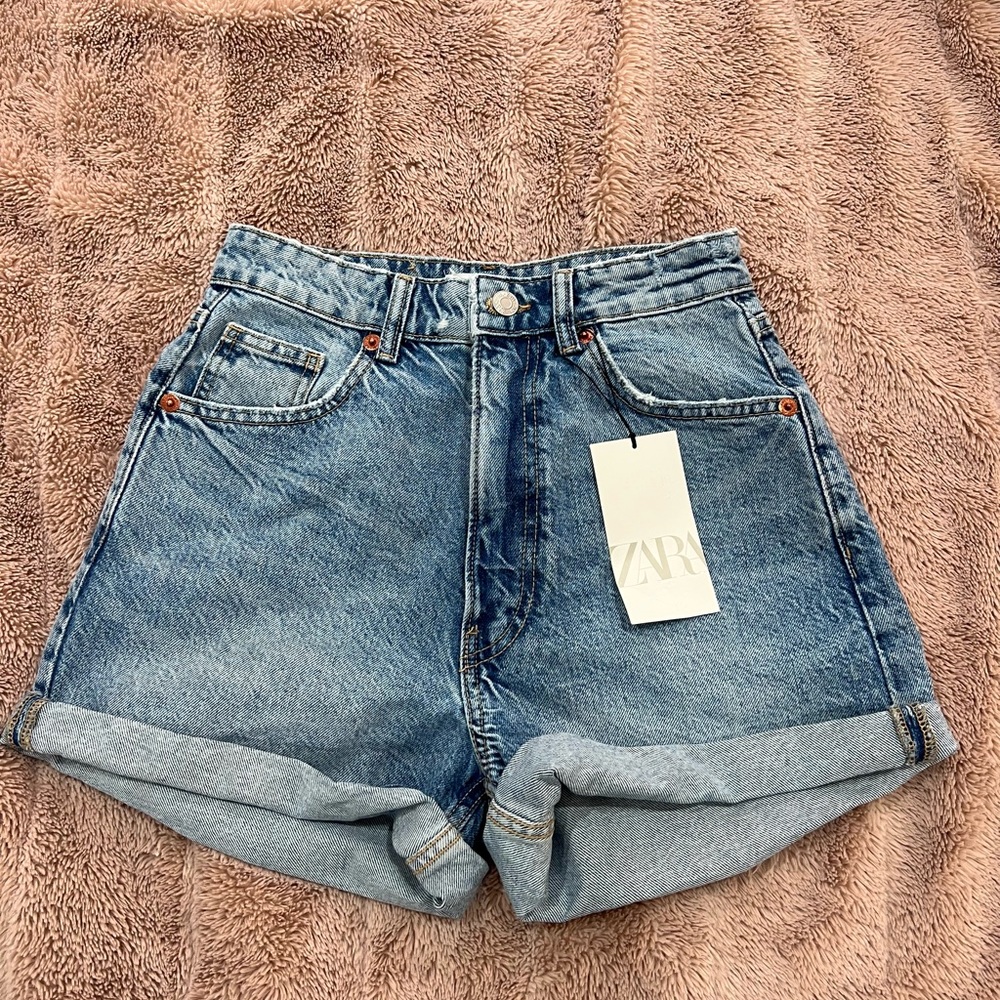 SOLD - Zara Highwaist Denim Shorts BNWT
